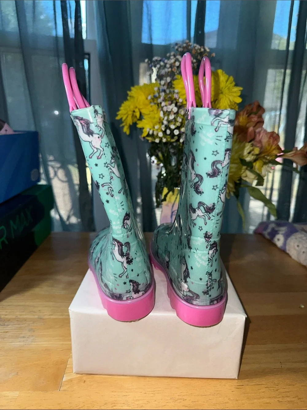 🤩Kids Mint Unicorn Rain Boots with Pink Handles and Soles. 🎁2